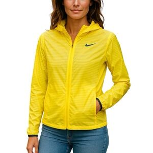 NWT Nike Windbreaker Women's Light Jacket Yellow Sz Small Water Resistant New